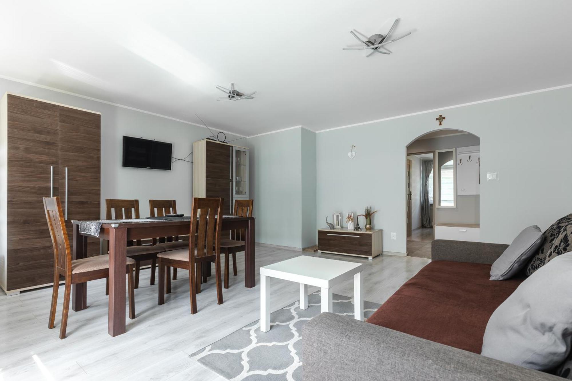 Apartament Przy Termach Cieplickich Julcia Jelenia Gora Bagian luar foto