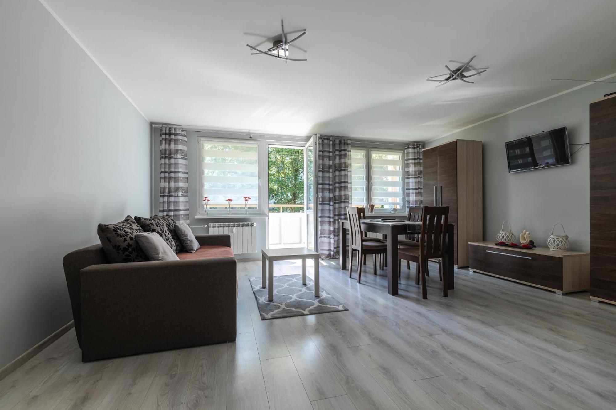Apartament Przy Termach Cieplickich Julcia Jelenia Gora Bagian luar foto