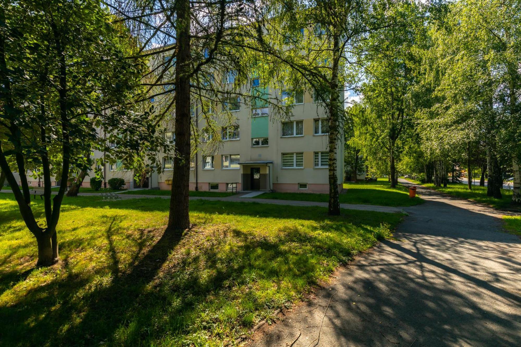 Apartament Przy Termach Cieplickich Julcia Jelenia Gora Bagian luar foto